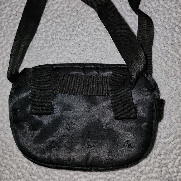 Like New Champion Gold And Black , Fanny Pack , Or Crossbody Bag - Picture 6 of 10